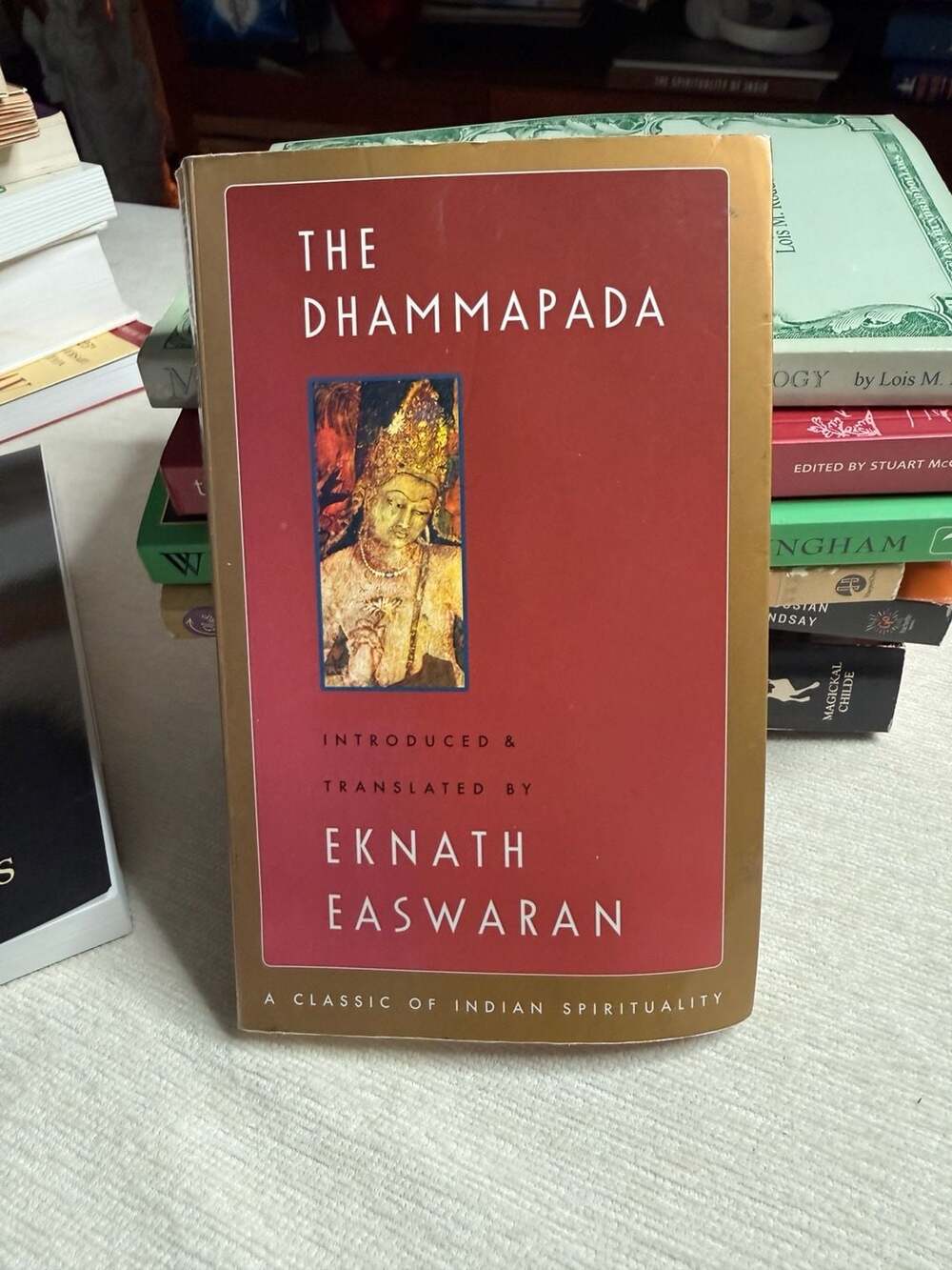 The Dhammapada: Introduced & Translated by Eknath Easwaran (Paperback)